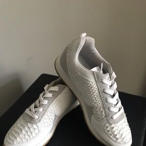 Zara White Embossed Snakeskin Leather Sneakers